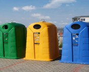 В Киеве внедряется двухконтейнерная схема раздельного сбора бытовых отходов 