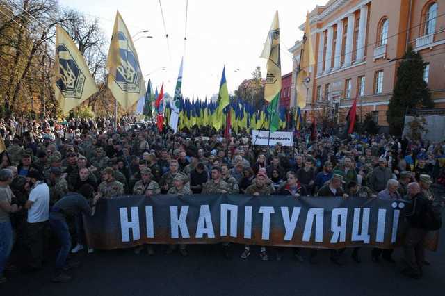 TheGuardian: Националисты маршируют в Киеве, чтобы выступить против мирного плана на востоке Украины